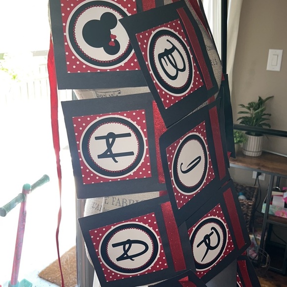 Minnie Mouse black white red happy birthday party decor - banner ribbons globes - Picture 6 of 16